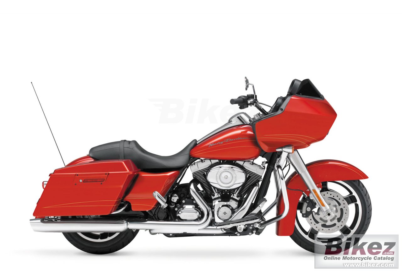 Big Harley-Davidson road glide custom picture and wallpaper from Bikez.com
